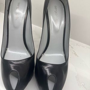 Black leather! Never worn out but a few house cat walks.